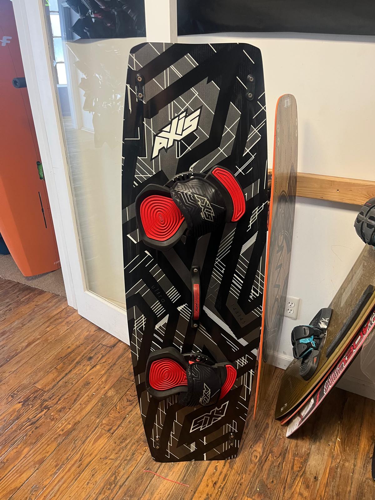 Demo 2015 Axis Ultra Kiteboard 144x45 Complete Used