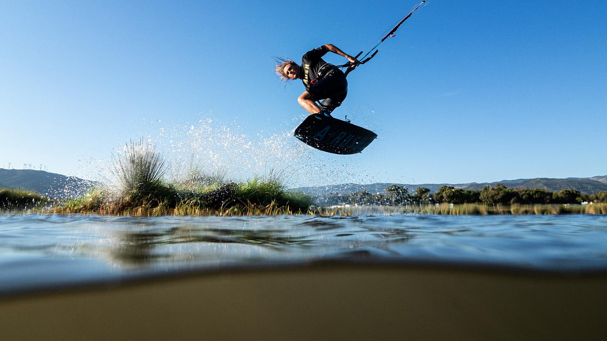 2022/2023 Airush Livewire V8 Kiteboard