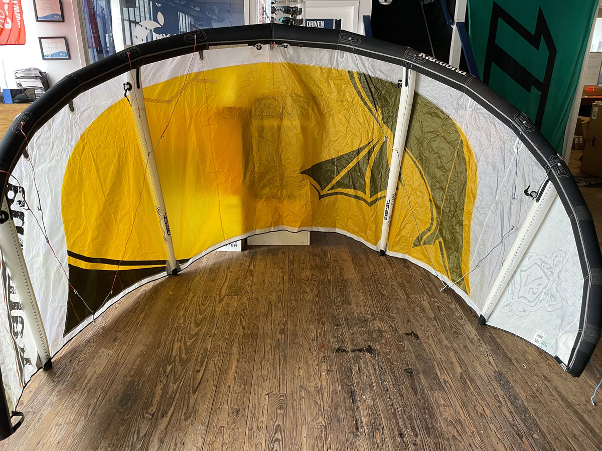 Best Demo 2012 Kahoona V2 7.5m Used