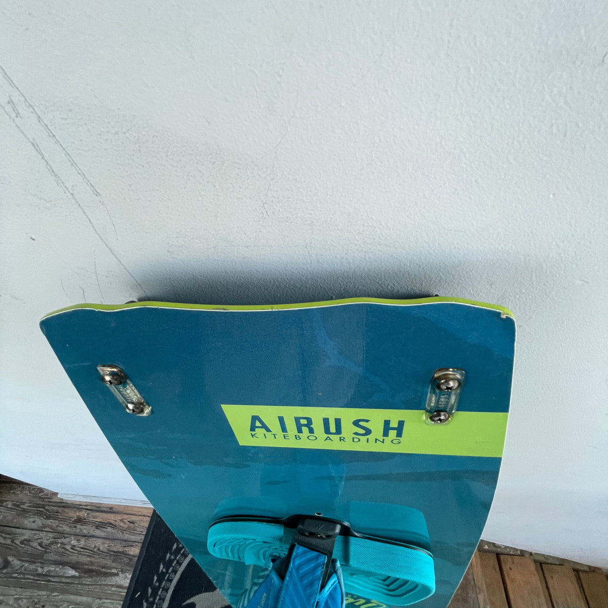 Demo 2021 Airush Switch Progression 145x44 Kiteboard Complete Used