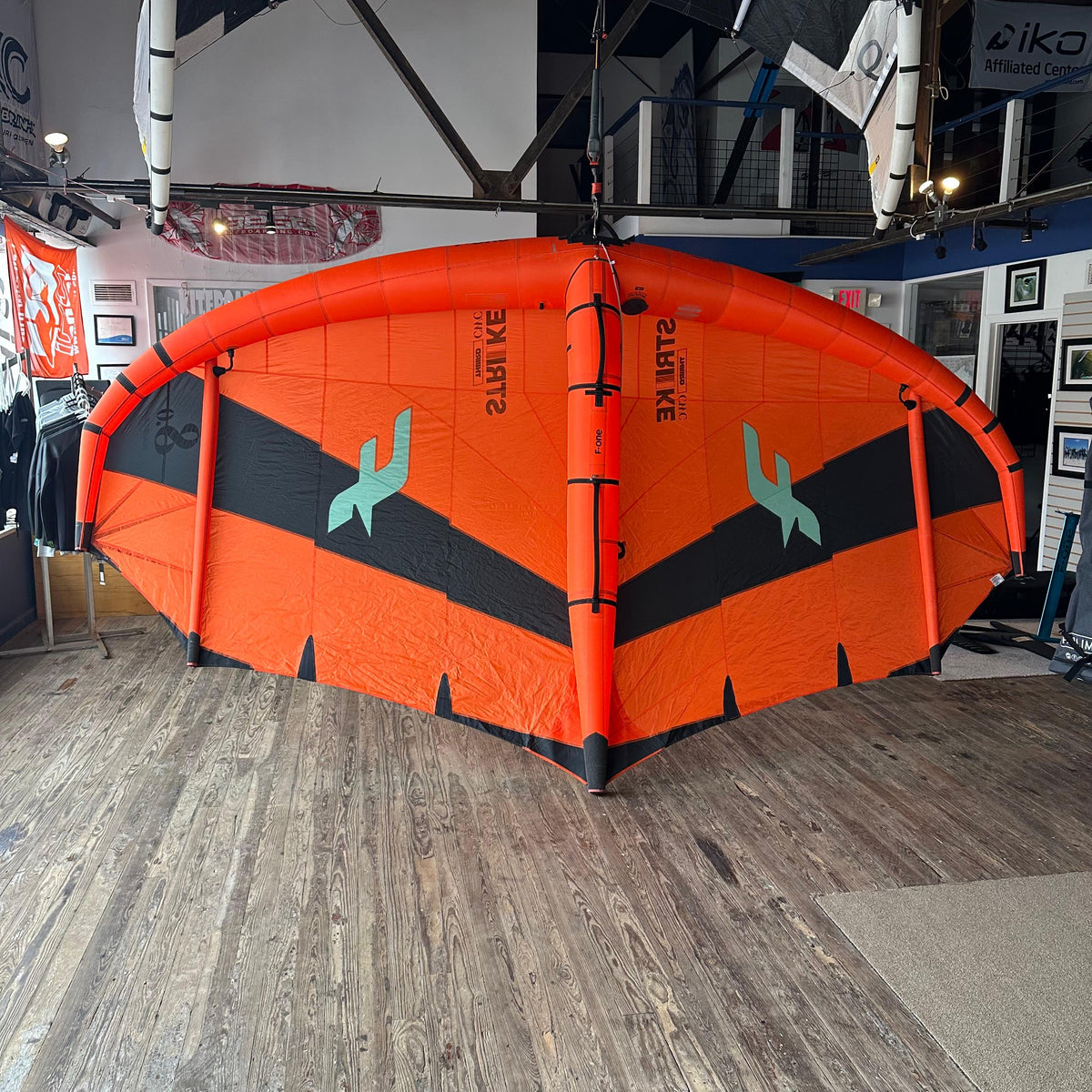 Demo 2023 F-One STRIKE V3 CWC 8m Wing Used
