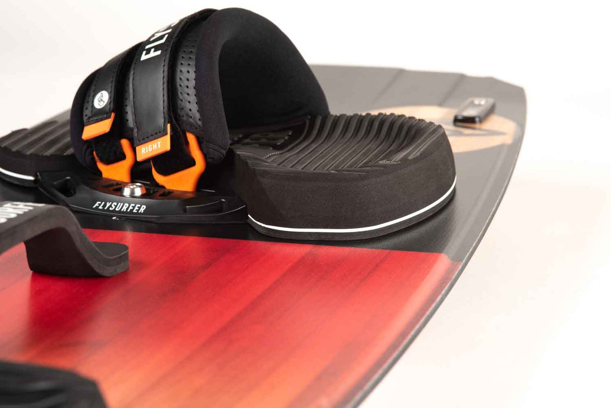 Flysurfer Radical 6 Kiteboard Complete